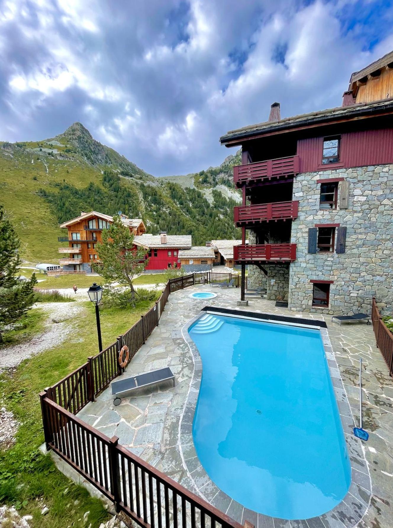 Arc 1950 - Appartement Moderne - Sauna Hammam Jacuzzi - 4 Personnes Les Arcs  المظهر الخارجي الصورة